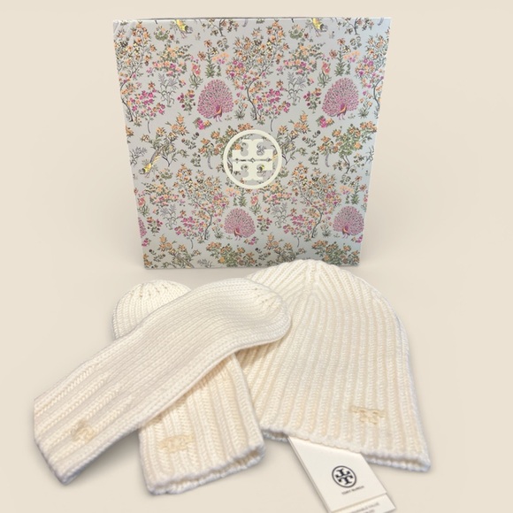 Tory Burch Accessories - Tory Burch Cream Knit Hat and Mittens Set